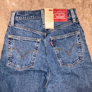 NWT Hello Kitty Levi’s Jeans
